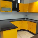 Geltonas virtuvės baldų komplektas